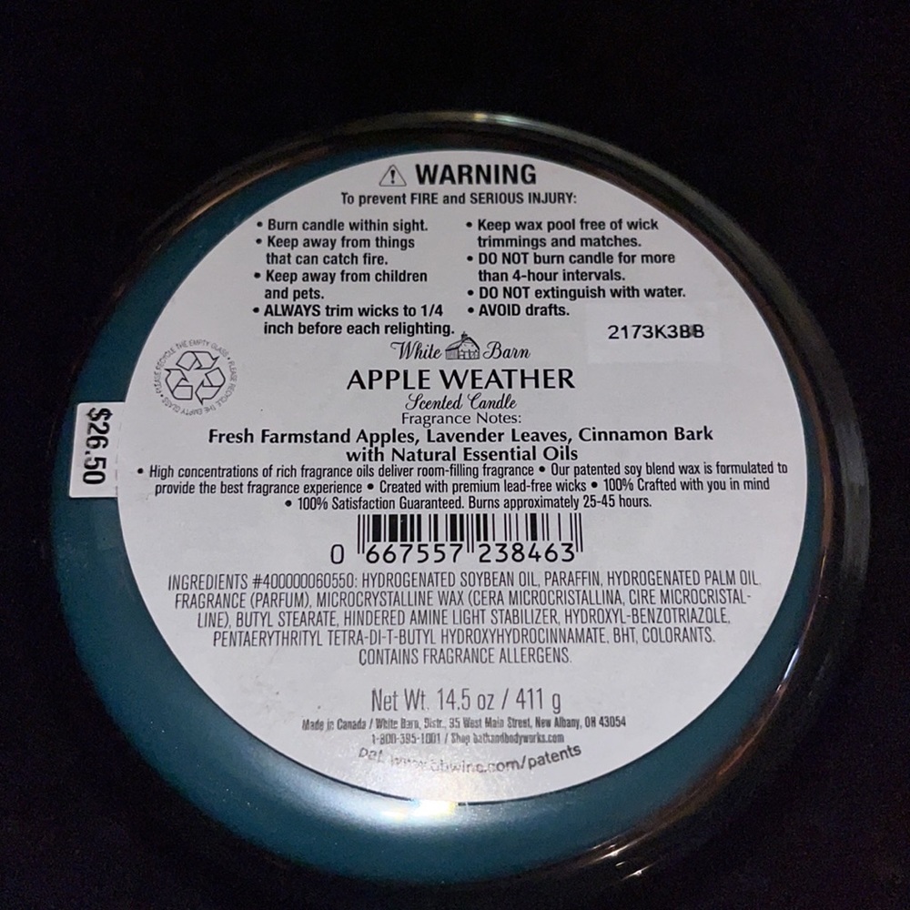 White Barn Apple Weather candle - Picture 3 of 4